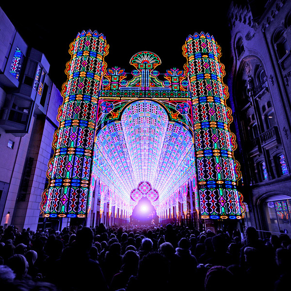 Festival_lumière_Belgique_cathédrale_led_decoration_eclairage_lights_Luminaire_Cagna