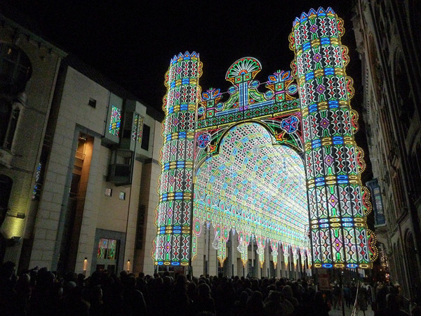 Festival_lumière_Belgique_cathédrale_led_decoration_eclairage_lights_Luminaire_Cagna