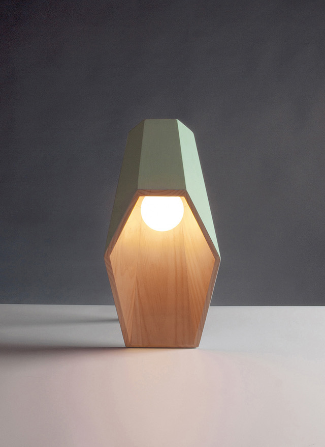 luminaire en bois à poser par alessandro zambelli