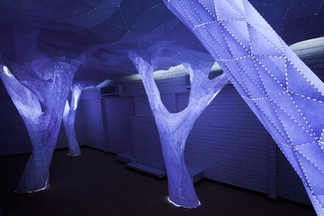 Magical-Blue-Trees-Installation-conception-luminaire-design-décoration-intérieur-design