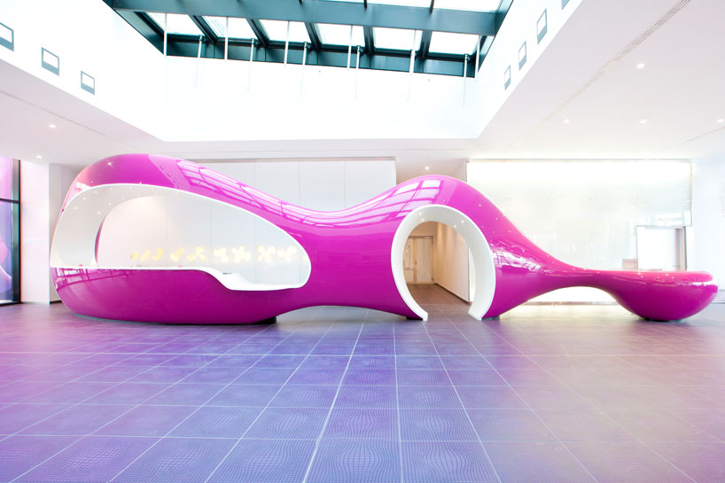 architecture-moderne-designer-karim-rashid-decoration-interieure