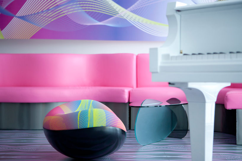 architecture-moderne-designer-karim-rashid-decoration-interieure